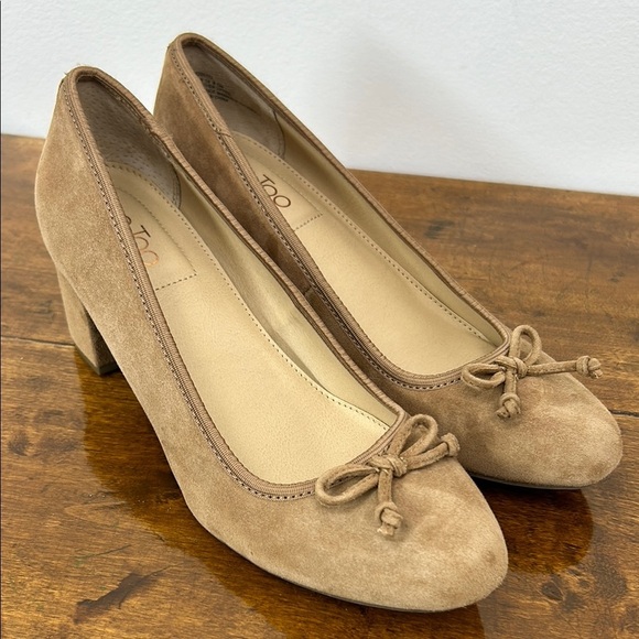 Me Too Suede Pumps Heels Shoes Women's Size 8.5 Leather Minimalist Neutral Work - Picture 1 of 11